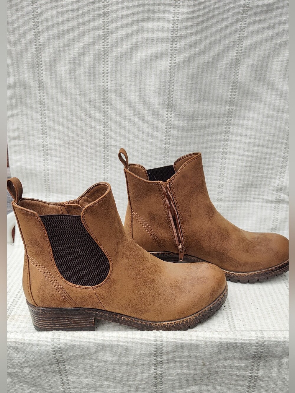 Vintage 7 Eight Brown Shayden Ankle Boot Sz 8M